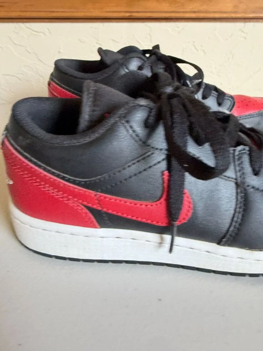 Nike Air Jordan 1 Low Grade Banned Black Varsity Red Iconic Wings Logo 553560-06
